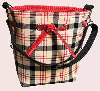 Farmer's Bucket Bag Pattern by Mary Hartman for Farmer's Daughters Quilts