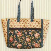 Large Market Tote Pattern by Jennifer Bosworth of Shabby Fabrics.