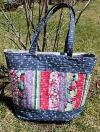 Mary Elizabeth Tote Pattern by Susan Pfau of Sweet Jane's Quilting & Design.