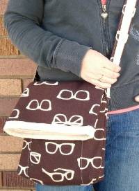 Foldover Messenger Bag Tutorial by Becky of PatchworkPosse.com