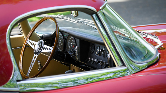 Visit the ClassicarGarage website