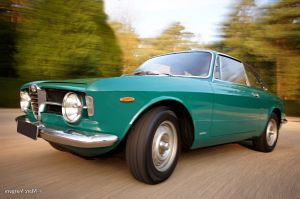 Alfa Romeo Giulia GT 1300 Junior. CLICK HERE / KLIK HIER