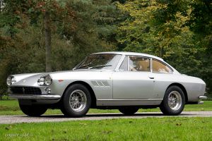 Ferrari 330 GT 2+2. CLICK HERE / KLIK HIER