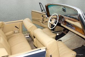 Mercedes-Benz 220 SE convertible CLICK HERE / KLIK HIER