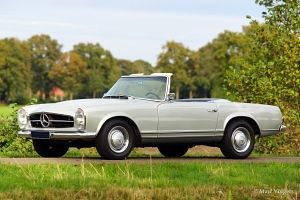 Mercedes-Benz 230 SL. CLICK HERE