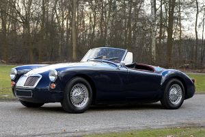 MG MGA roadster. CLICK HERE / KLIK HIER