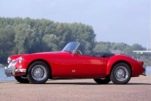 MG MGA 1500 roadster. CLICK HERE / KLIK HIER