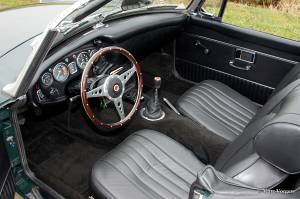 MG MGB roadster. CLICK HERE / KLIK HIER