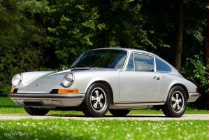 Porsche 911 2.4 T. CLICK HERE