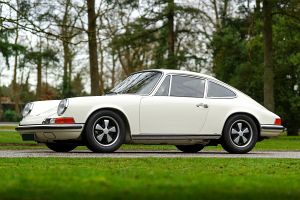 Porsche 911 2.2 coupe. CLICK HERE