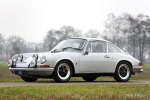 Porsche 911 2.2T. CLICK HERE