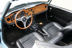 Triumph TR 250. KLIK HIER