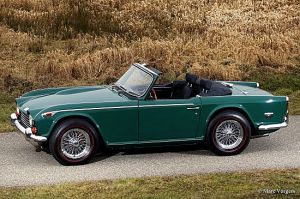 Triumph TR 250. CLICK HERE / KLIK HIER