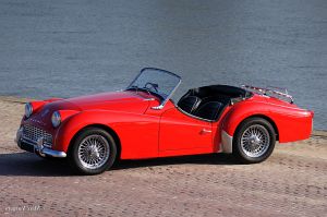 Triumph TR 3a. CLICK HERE / KLIK HIER