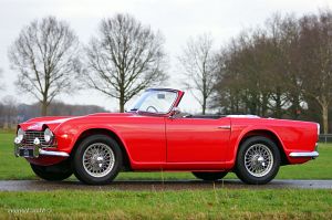 Triumph TR 4. CLICK HERE / KLIK HIER