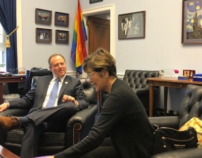 Toshiko Kanazawa speaks to Congressman Schiff