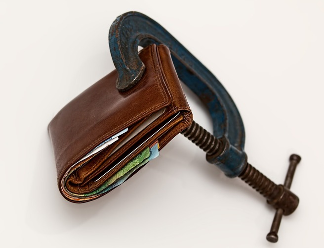 Wallet with clamp
