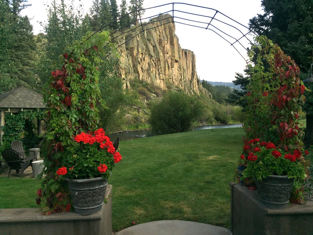 Arbor House Inn on the River South Fork, CO