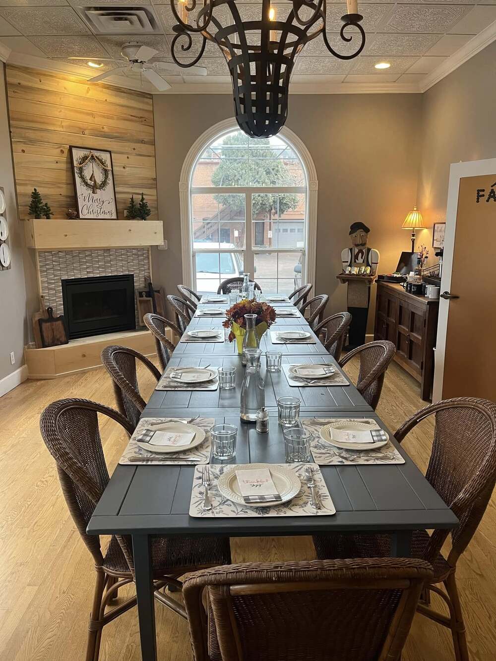 Old Town Guest House Colorado Springs, CO breakfast table