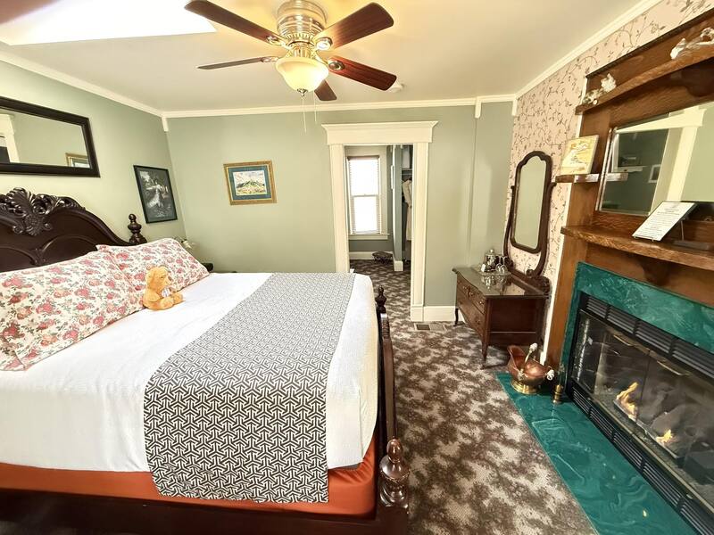 Holden House features six inviting guest suites, all with private baths