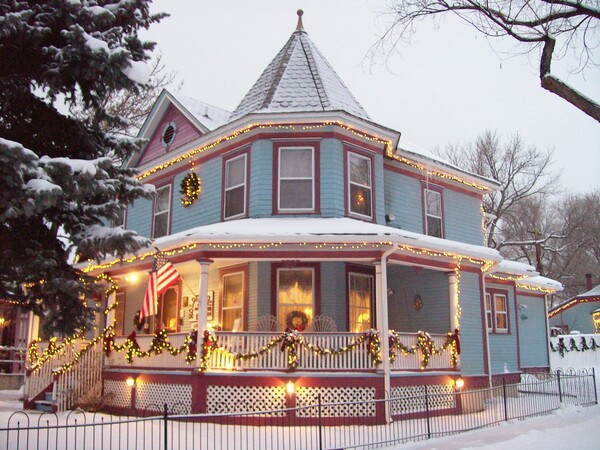 Holden House is beautiful during the Christmas holidays!