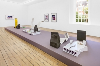 Magali Reus, X I I, The Approach
