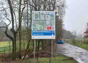 foto: informatiebord bij een openbaar park