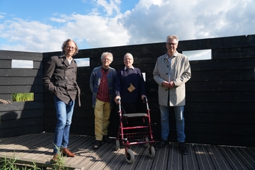 Foto: wethouders en bestuursleden G&H bij opening 't Weegje