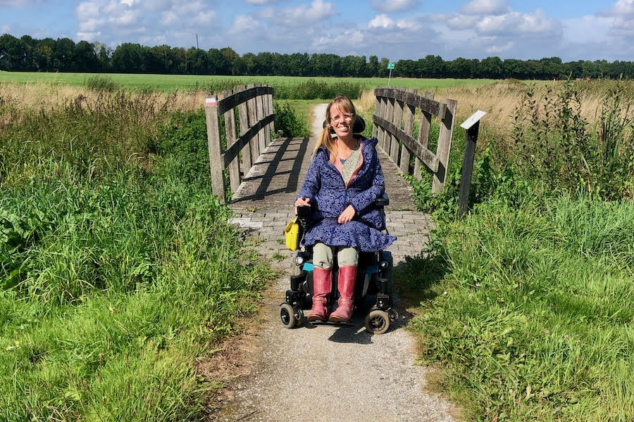 Foto: Eelke in rolstoel bij Pieterpad