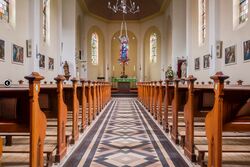 Interieur kerk in Rekken