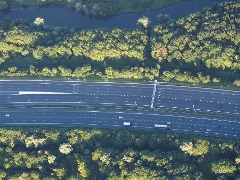 Luchtfoto van de A27 door Nieuw Amelisweerd (foto: Cor van Angelen)