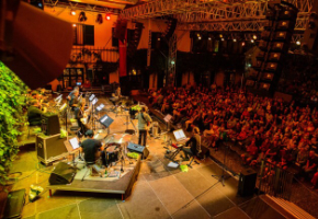 foto of 5achterl on stage