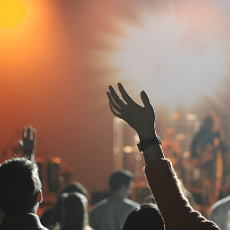 Hand in der Höhe-c-pixabay